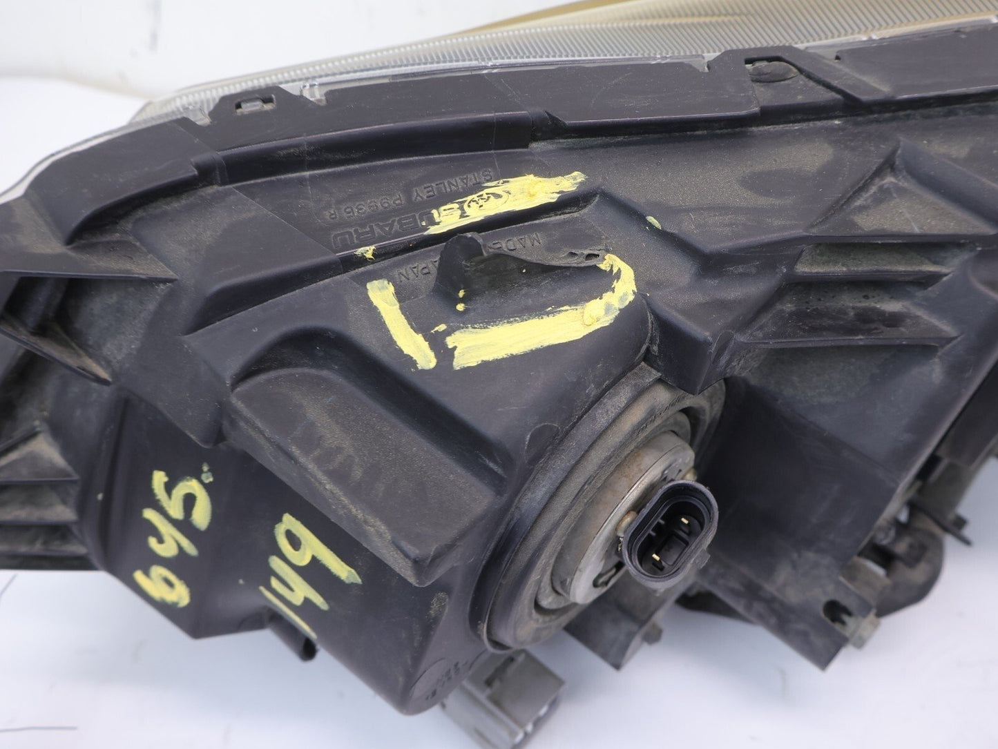 2013-2014 Subaru XV Crosstrek Passenger Headlight TABS BROKE Right RH OEM 645149