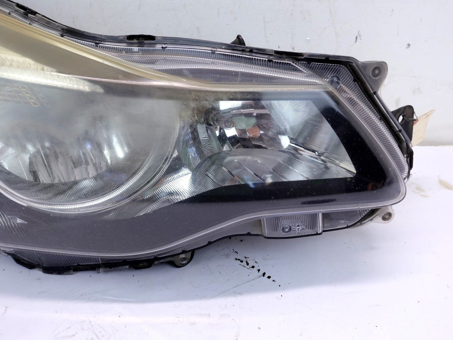 2013-2014 Subaru XV Crosstrek Passenger Headlight TABS BROKE Right RH OEM 645149