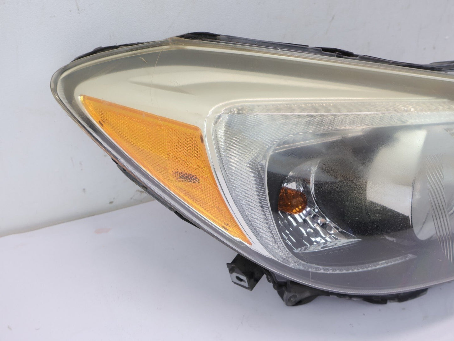 2013-2014 Subaru XV Crosstrek Passenger Headlight TABS BROKE Right RH OEM 645149