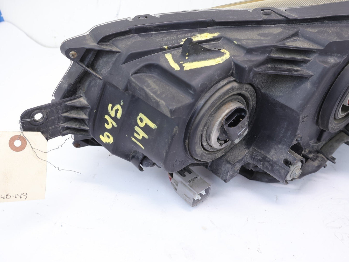 2013-2014 Subaru XV Crosstrek Passenger Headlight TABS BROKE Right RH OEM 645149