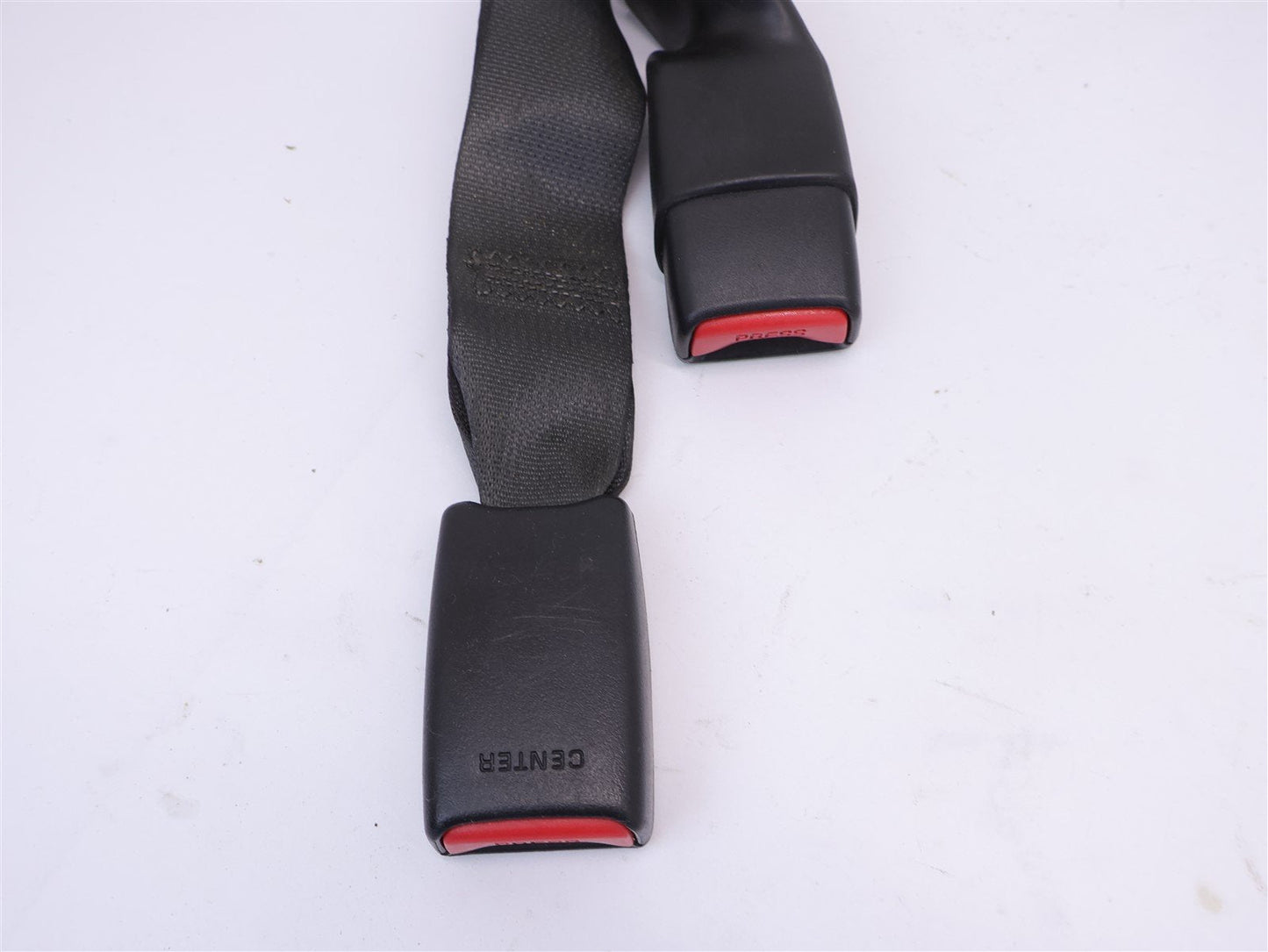 2005-2009 Subaru Legacy GT Sedan Seat Belt Buckle Rear Center Black OEM