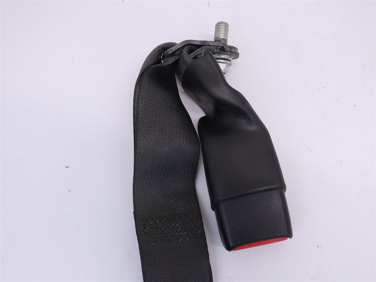 2005-2009 Subaru Legacy GT Sedan Seat Belt Buckle Rear Center Black OEM