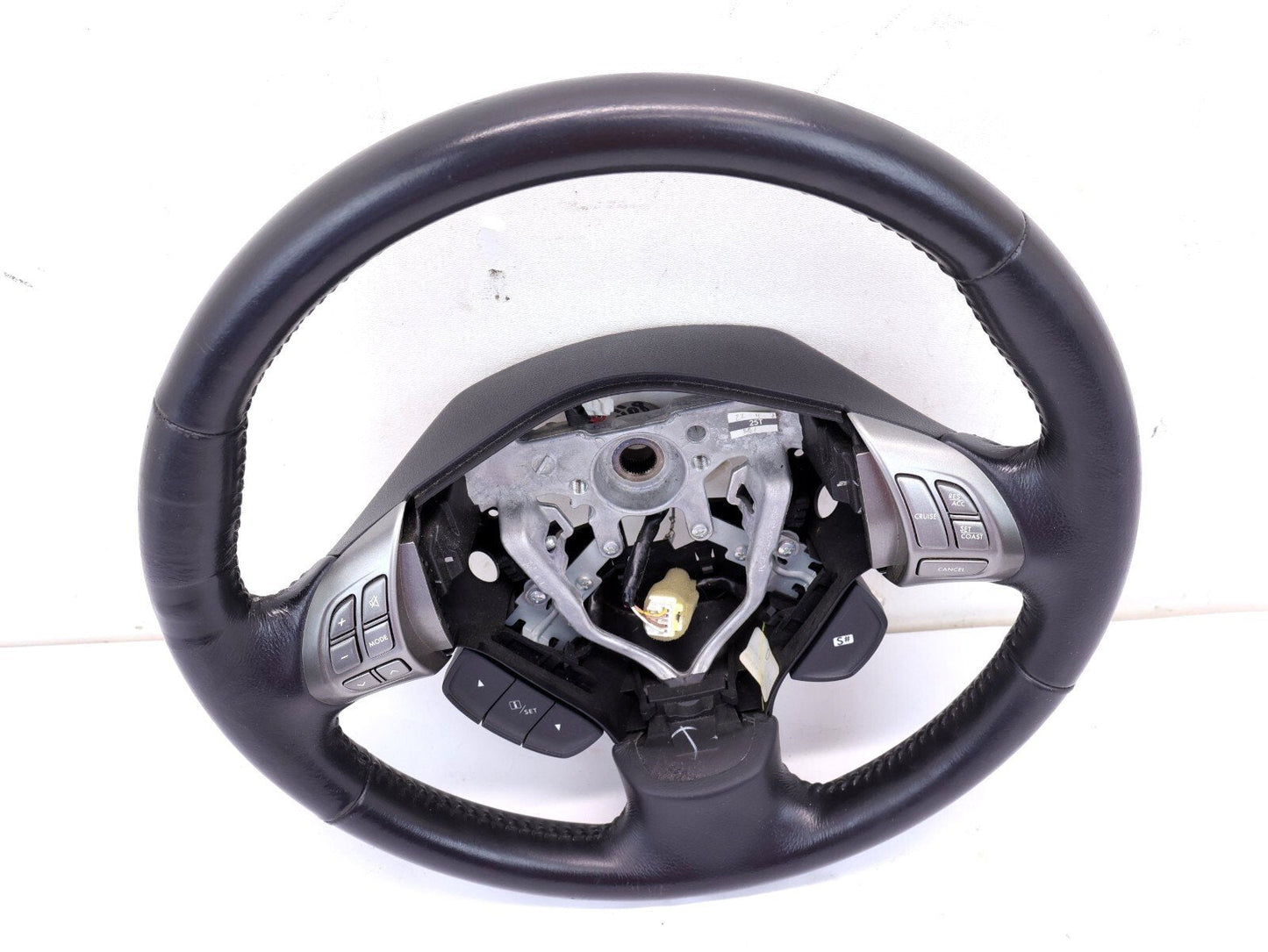 2008-2009 Subaru Legacy GT Wheel w/ Controls Black Leather Driver OEM 08-09