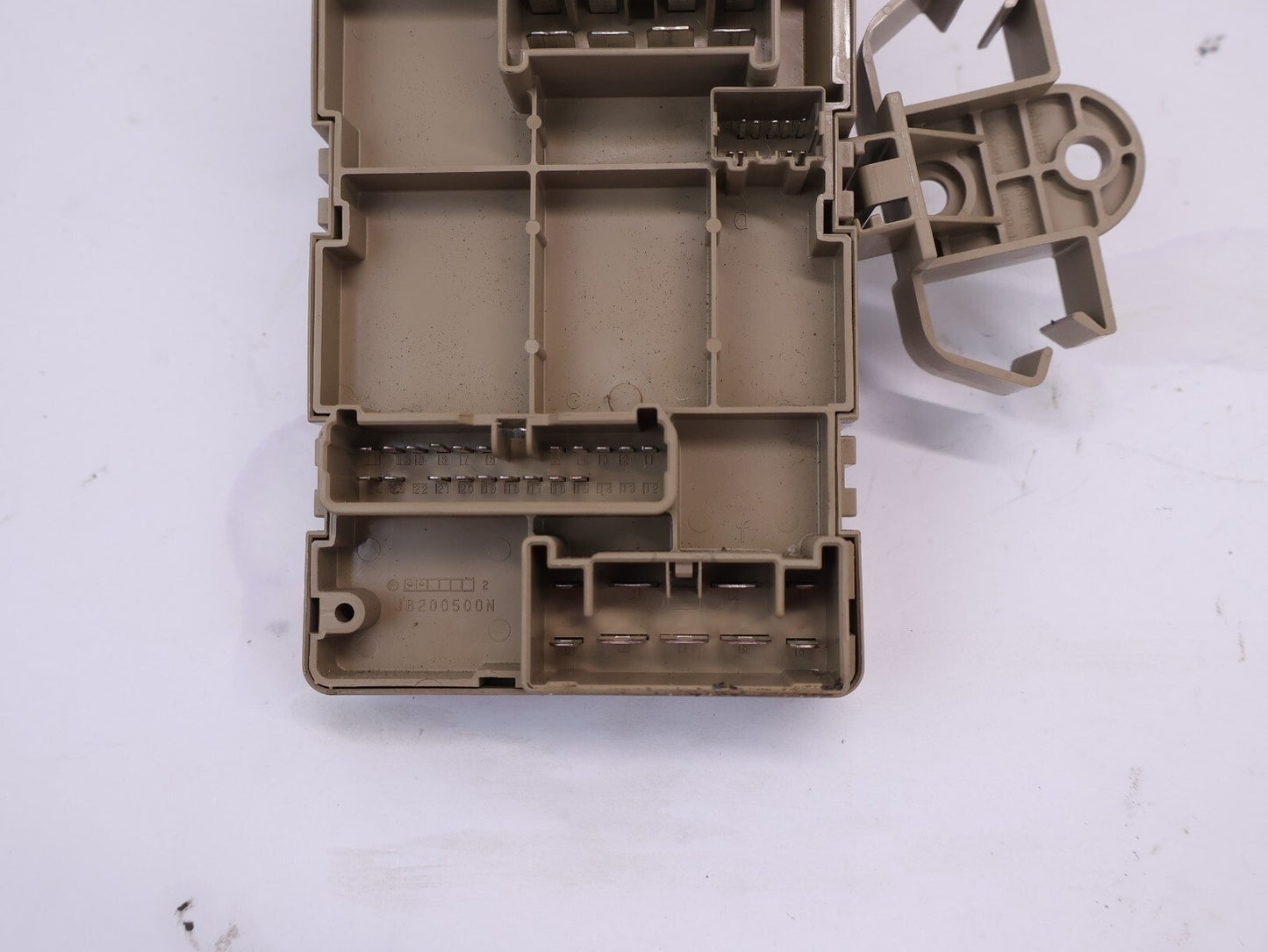2008-2009 Subaru Legacy GT Dash Fuse Block Panel Box Interior 82201AG05A OEM