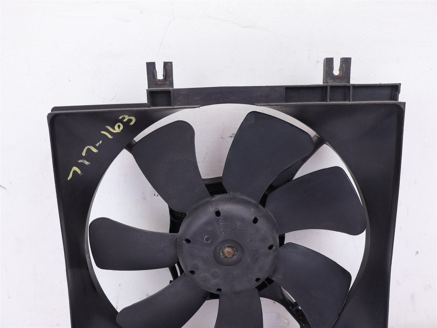 2005-2009 Subaru Legacy GT Radiator Fan Condenser Right 2.5L Turbo 7 Blade OEM