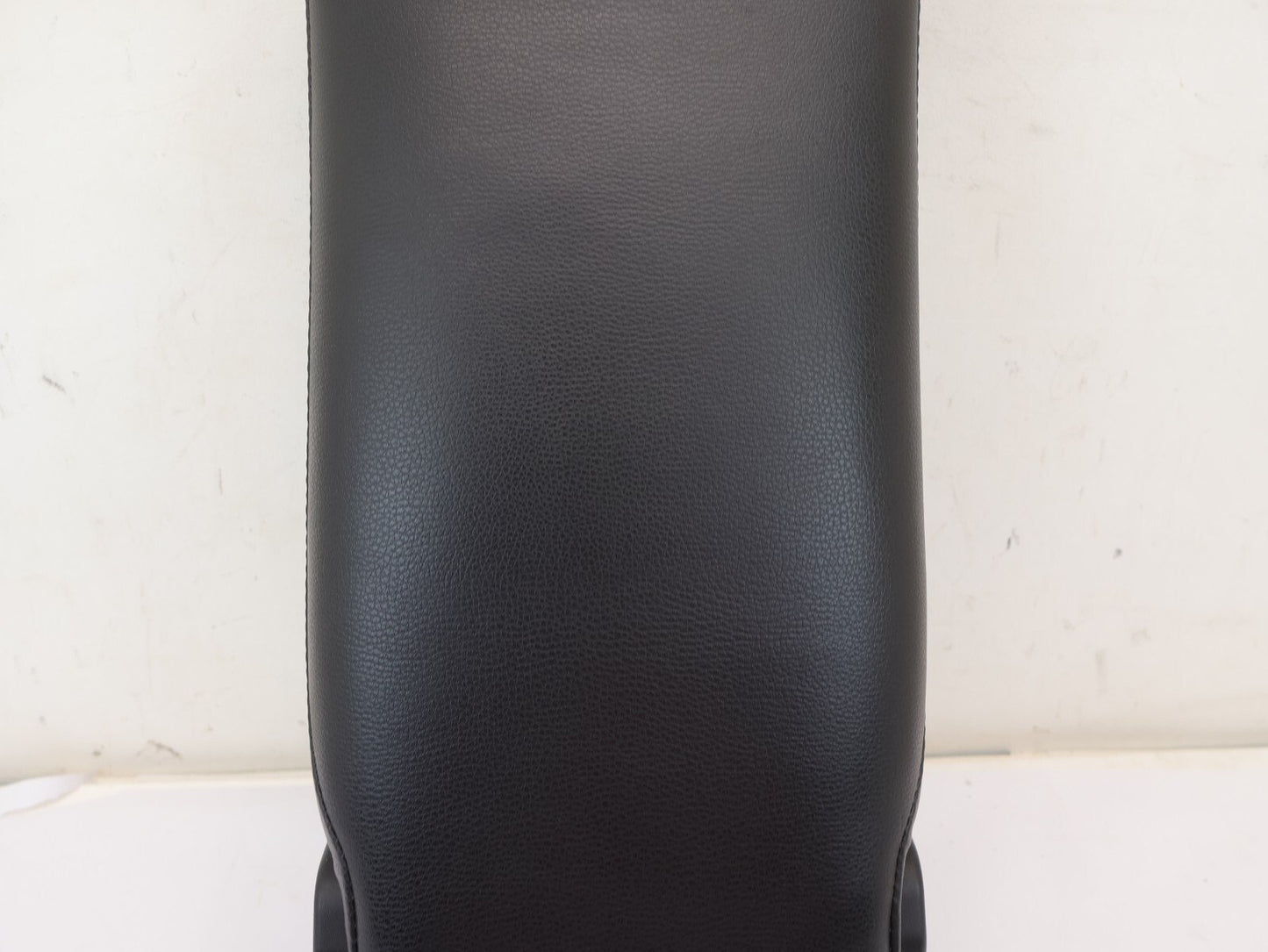 2007-2009 Subaru Legacy GT Sedan Center Rear Armrest Arm Rest Leather OEM