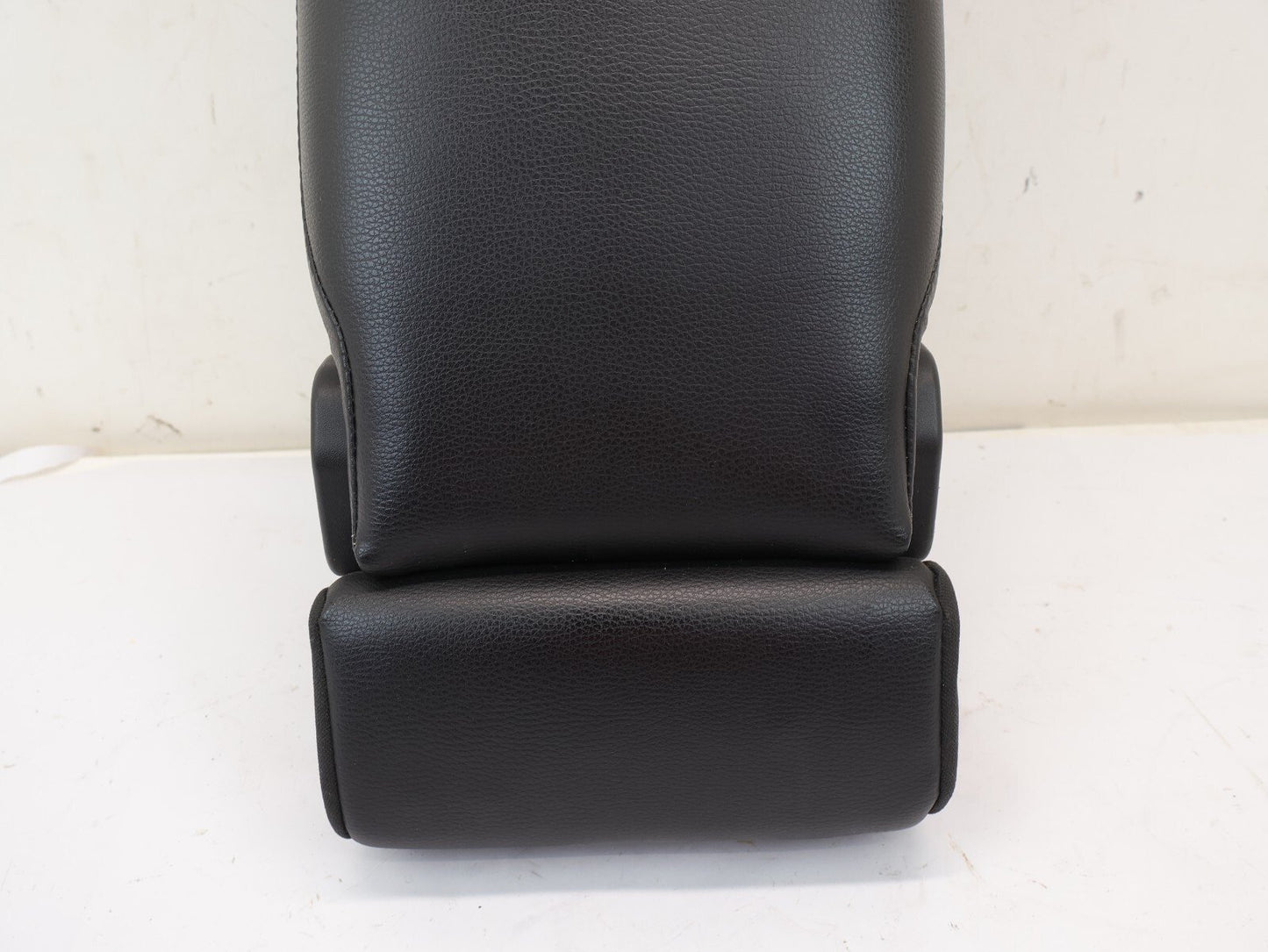 2007-2009 Subaru Legacy GT Sedan Center Rear Armrest Arm Rest Leather OEM
