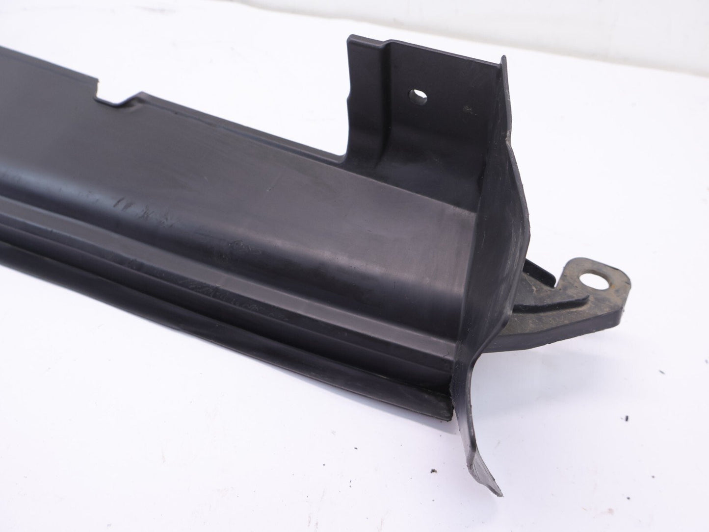 2008-2009 Subaru Legacy GT Radiator Core Support Air Intake Deflector 57731AG98A