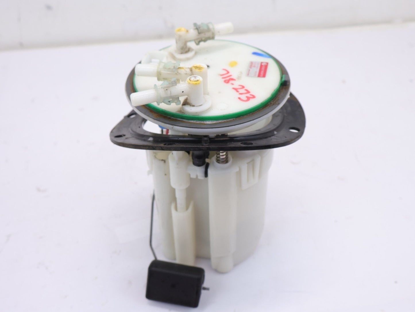 2012-2014 Subaru WRX Fuel Pump Assembly 2.5L Turbo OEM 42021AG010 12-14