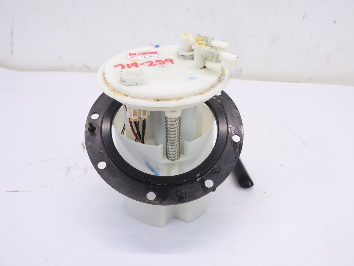 2011-2013 Subaru Forester Fuel Pump Assembly 42021SC030 Non-turbo OEM 11-13