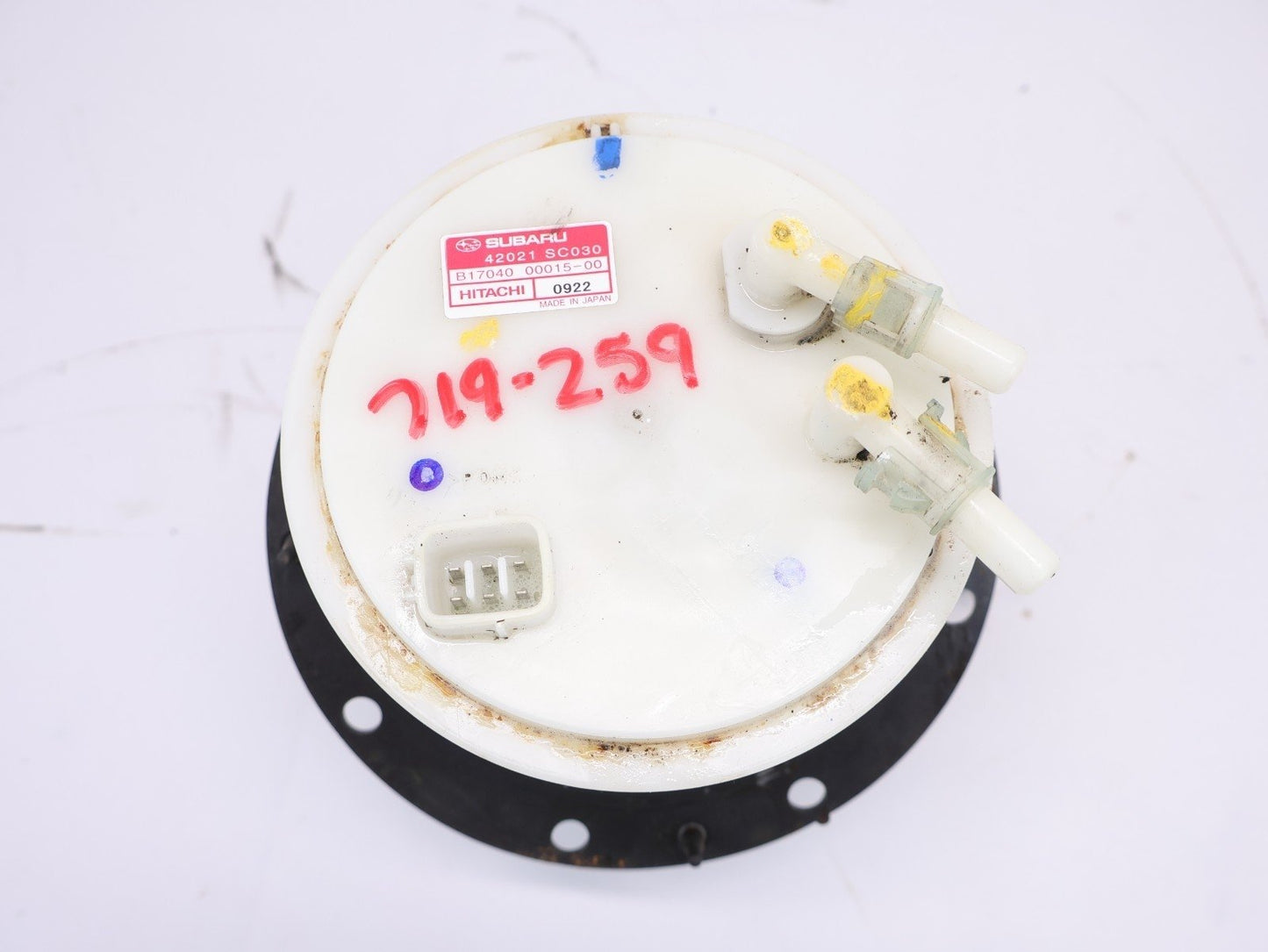 2011-2013 Subaru Forester Fuel Pump Assembly 42021SC030 Non-turbo OEM 11-13