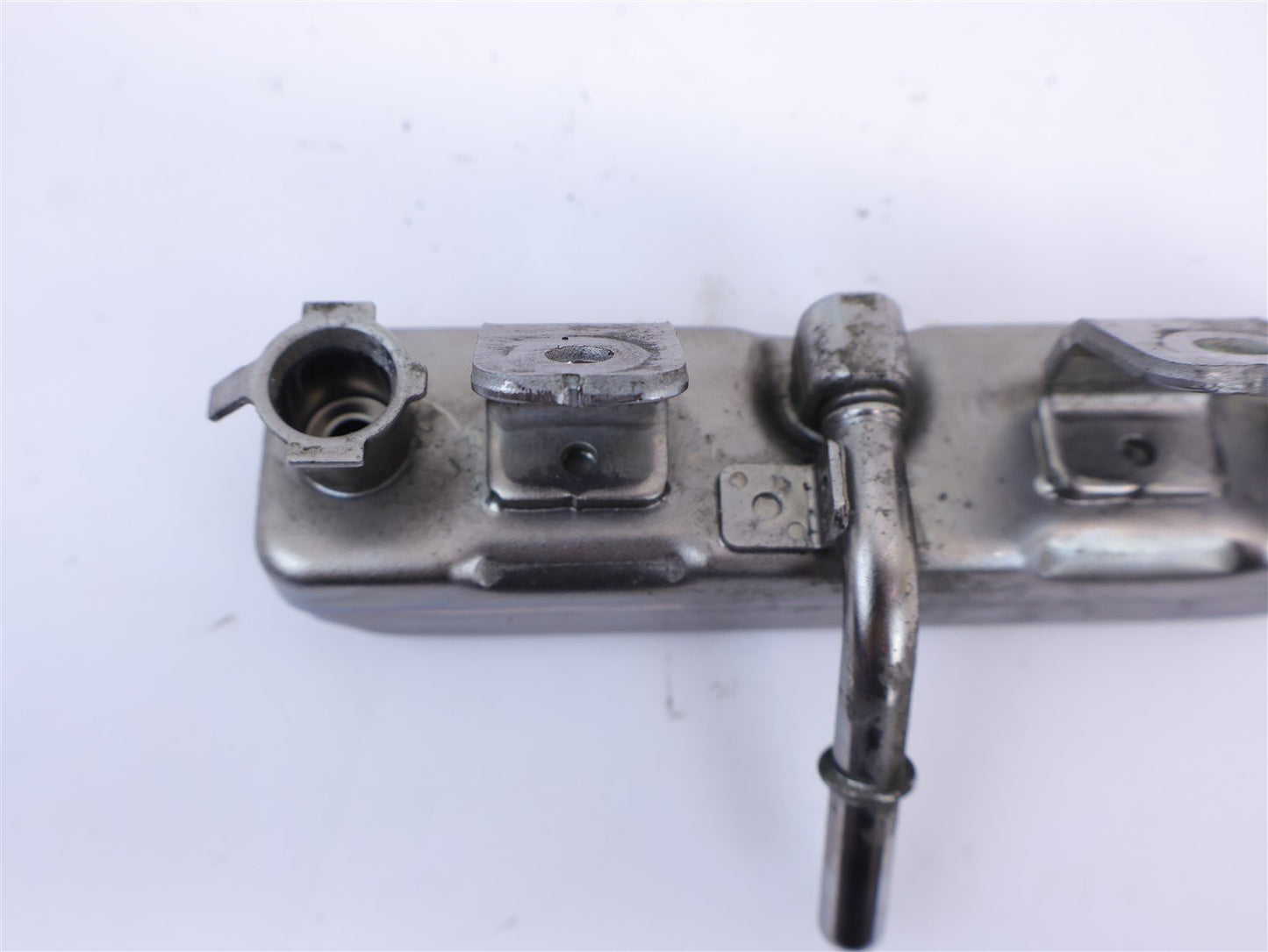 2013-2017 Subaru XV Crosstrek Fuel Rail Injector Housing Left or Right OEM