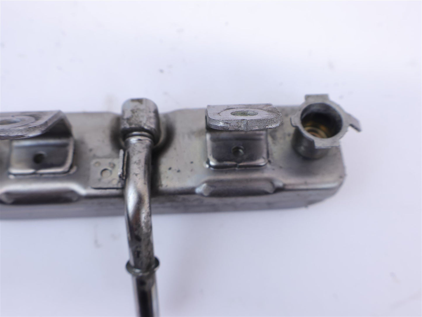 2013-2017 Subaru XV Crosstrek Fuel Rail Injector Housing Left or Right OEM