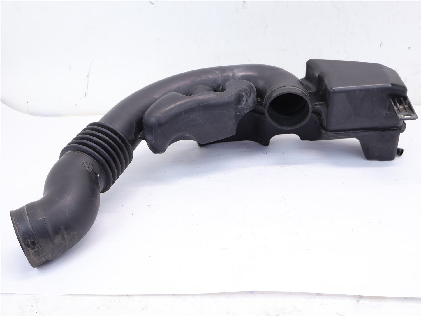 2013-2014 Subaru Legacy & Outback Air Intake Duct Cleaner Tube 2.5L 13-14