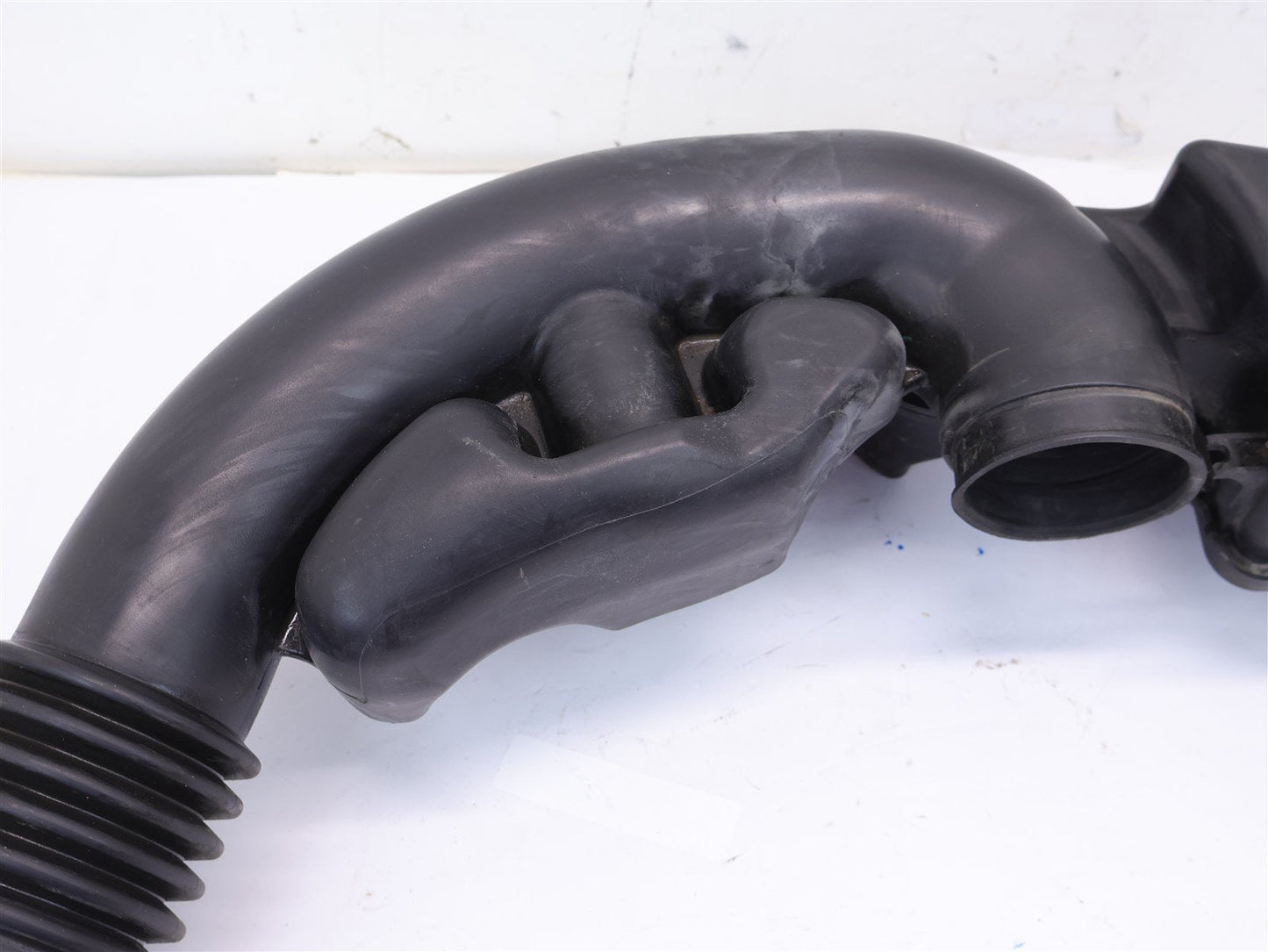 2013-2014 Subaru Legacy & Outback Air Intake Duct Cleaner Tube 2.5L 13-14
