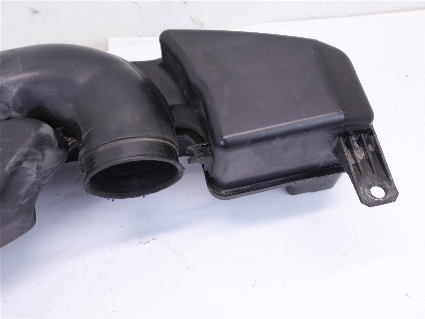 2013-2014 Subaru Legacy & Outback Air Intake Duct Cleaner Tube 2.5L 13-14