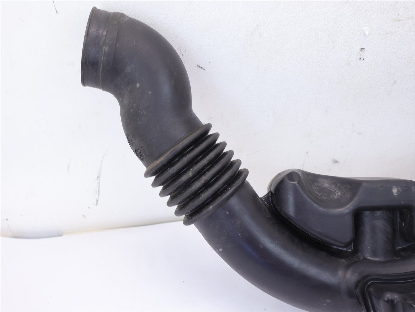 2013-2014 Subaru Legacy & Outback Air Intake Duct Cleaner Tube 2.5L 13-14
