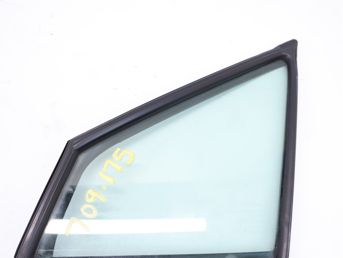 2015-2019 Subaru Legacy & Outback Driver Front Vent Glass Door Corner LH 15-19
