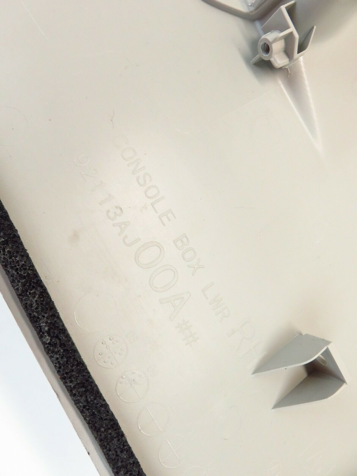 10-14 Subaru Legacy & Outback Passenger Center Console Trim Panel Side Lower RH