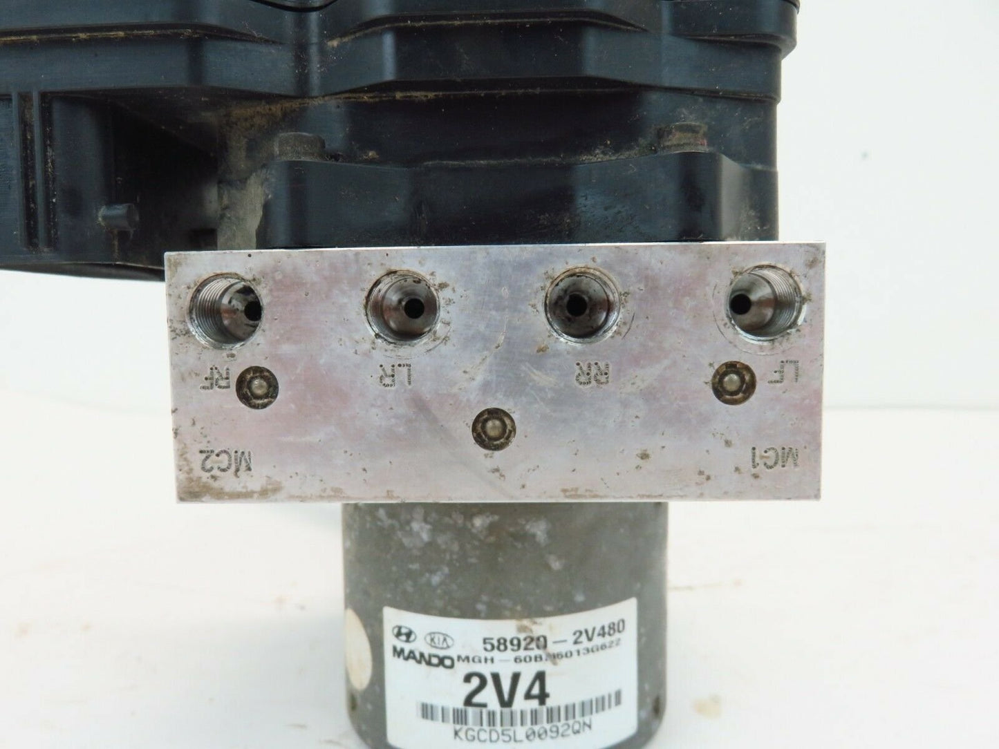2016 Hyundai Veloster Turbo ABS Anti-Lock Brake Pump Module OEM 58920-2V480 16
