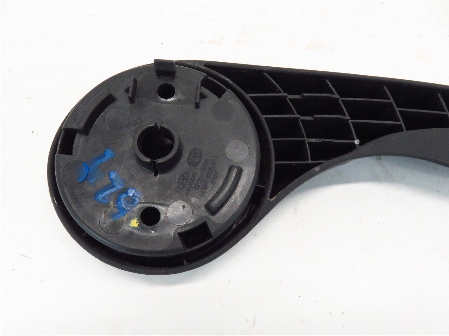 2013-2017 Hyundai Veloster Turbo Driver Front Seat Handle 88195-2V000 LH 13-17