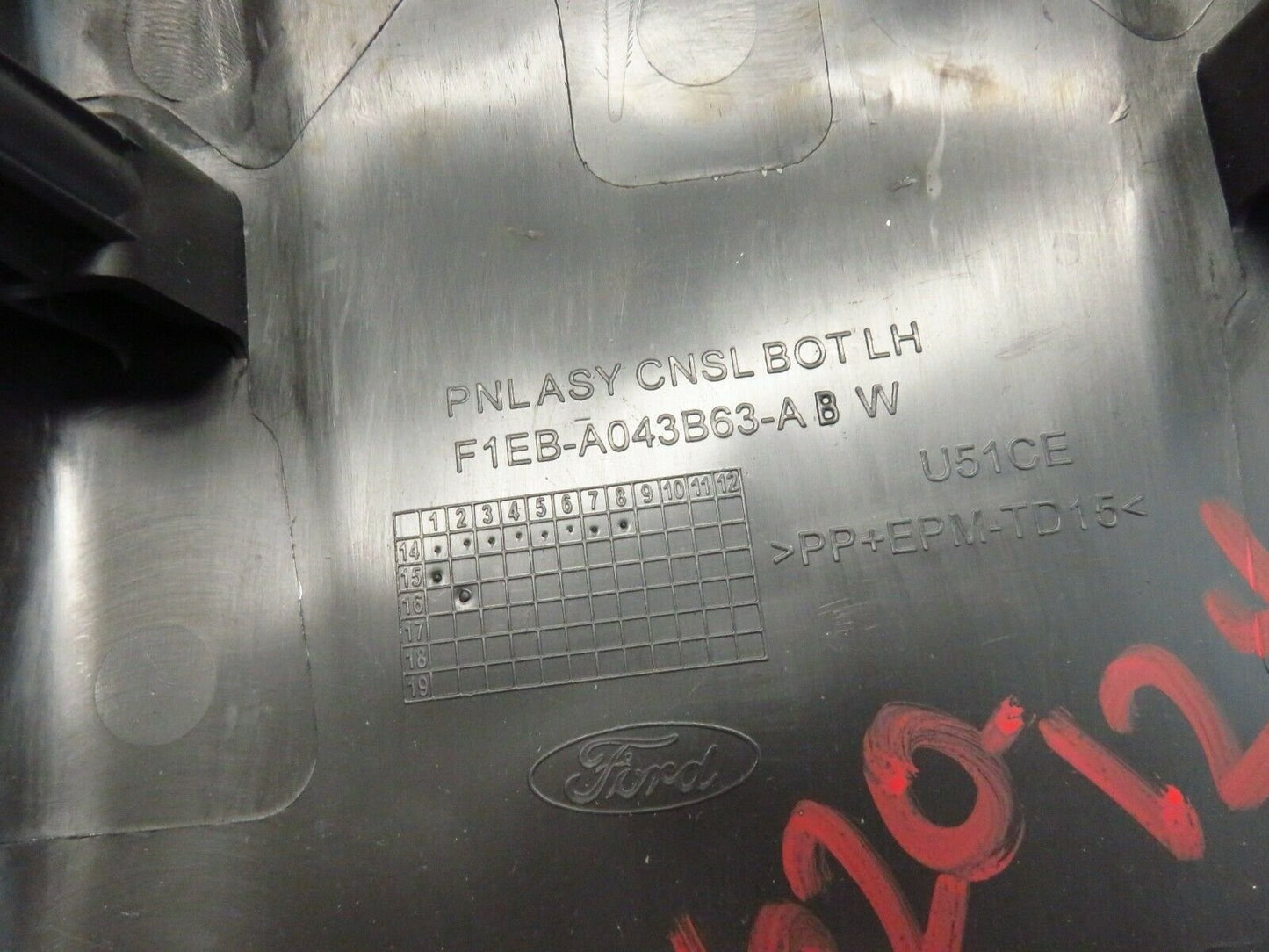 2015-2018 Ford Focus ST Center Console Rear Trim Panel Pocket Storage 15-18