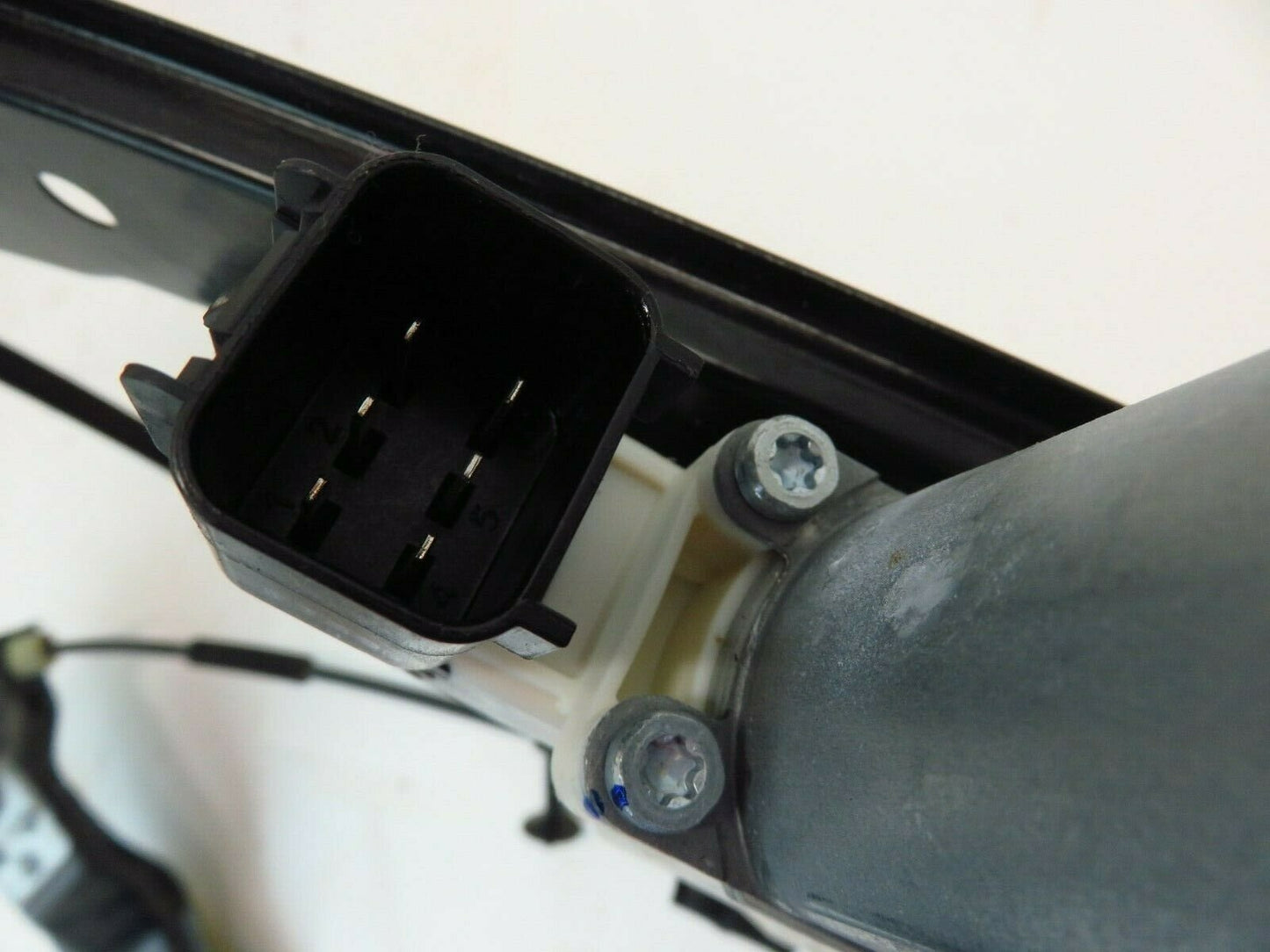 2015-2018 Ford Focus ST Passenger Front Regulator Motor RH Power Window 15-18