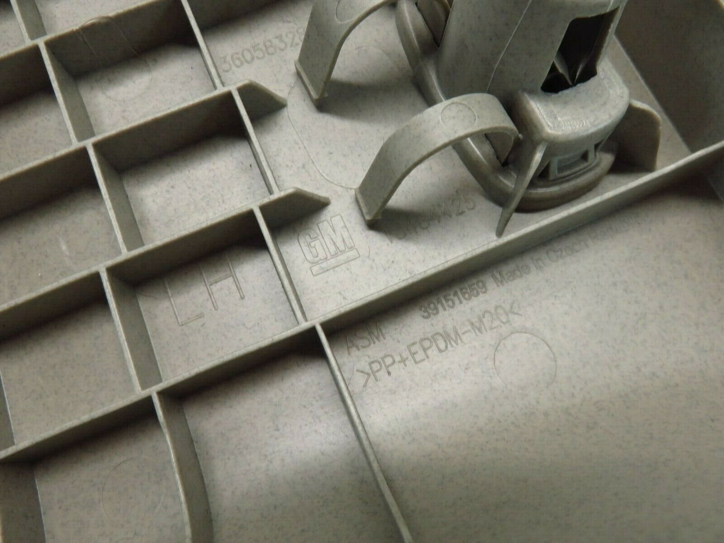 2018-2020 Buick Regal TourX Driver Upper B Pillar Trim Cover LH Left 18-20