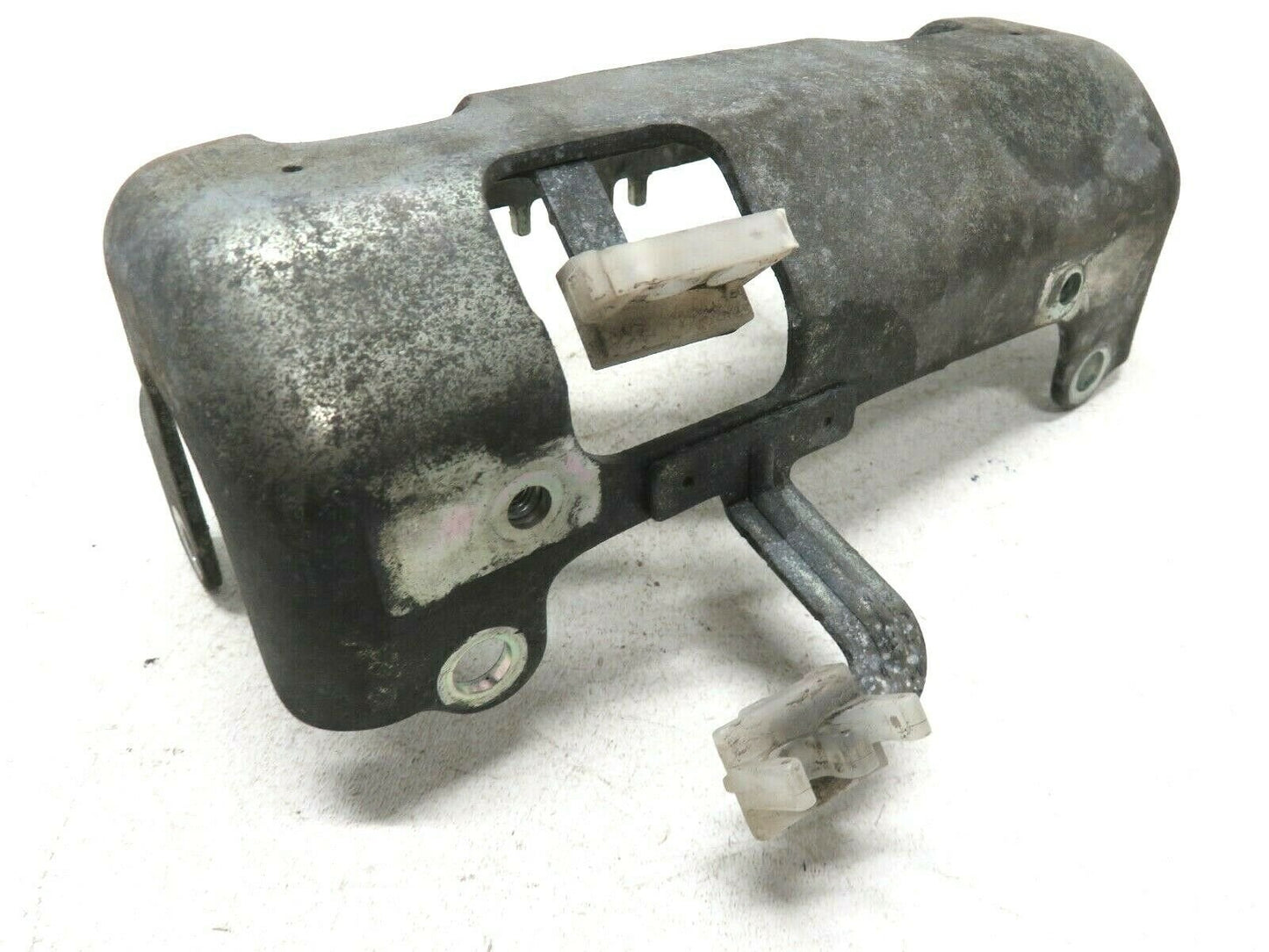 06-08 Subaru Forester Fuel Injector Cover Protector LH Side Intake Manifold Rail