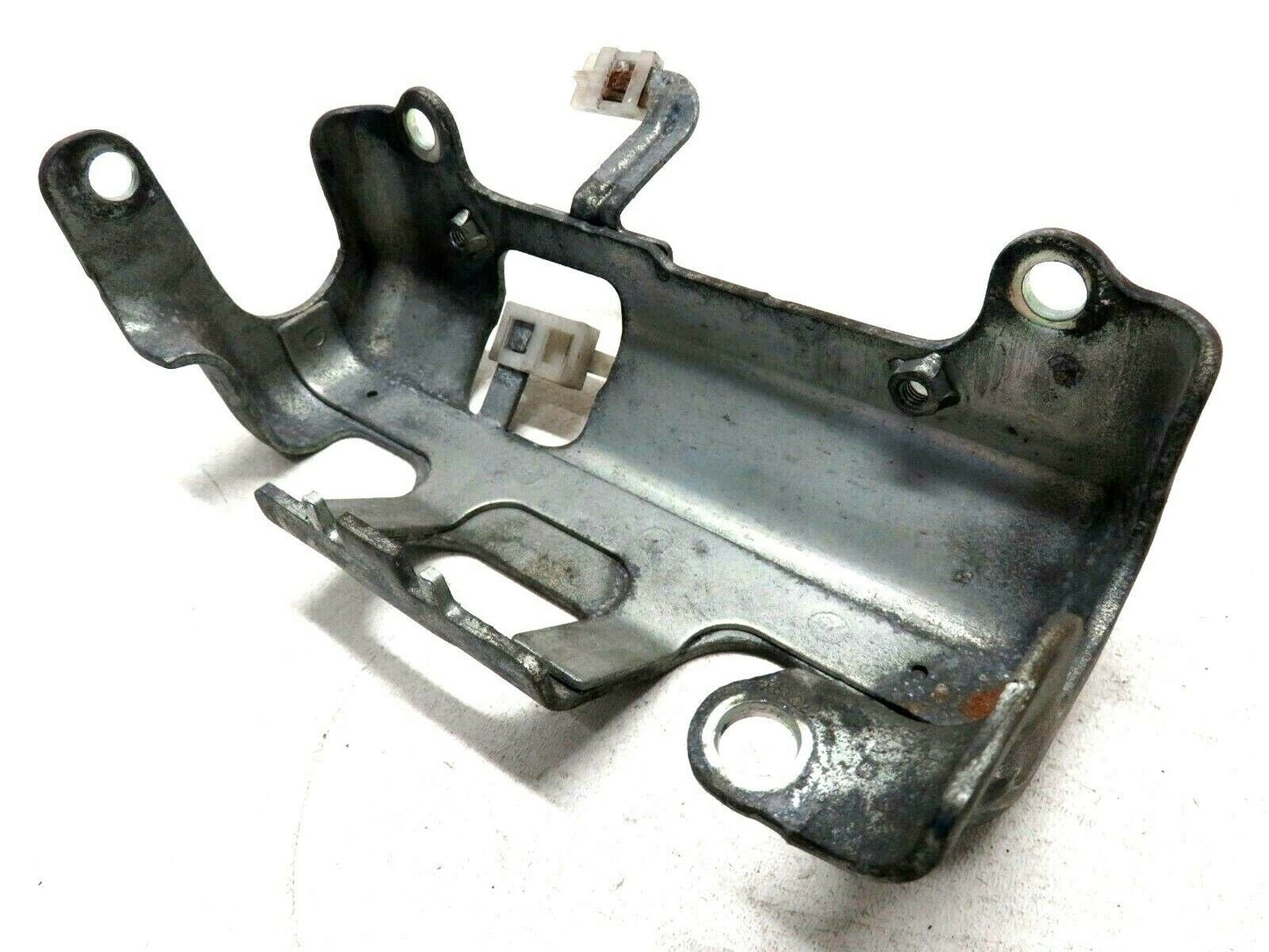 06-08 Subaru Forester Fuel Injector Cover Protector LH Side Intake Manifold Rail