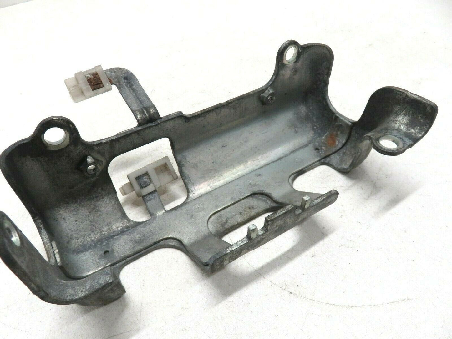 06-08 Subaru Forester Fuel Injector Cover Protector LH Side Intake Manifold Rail