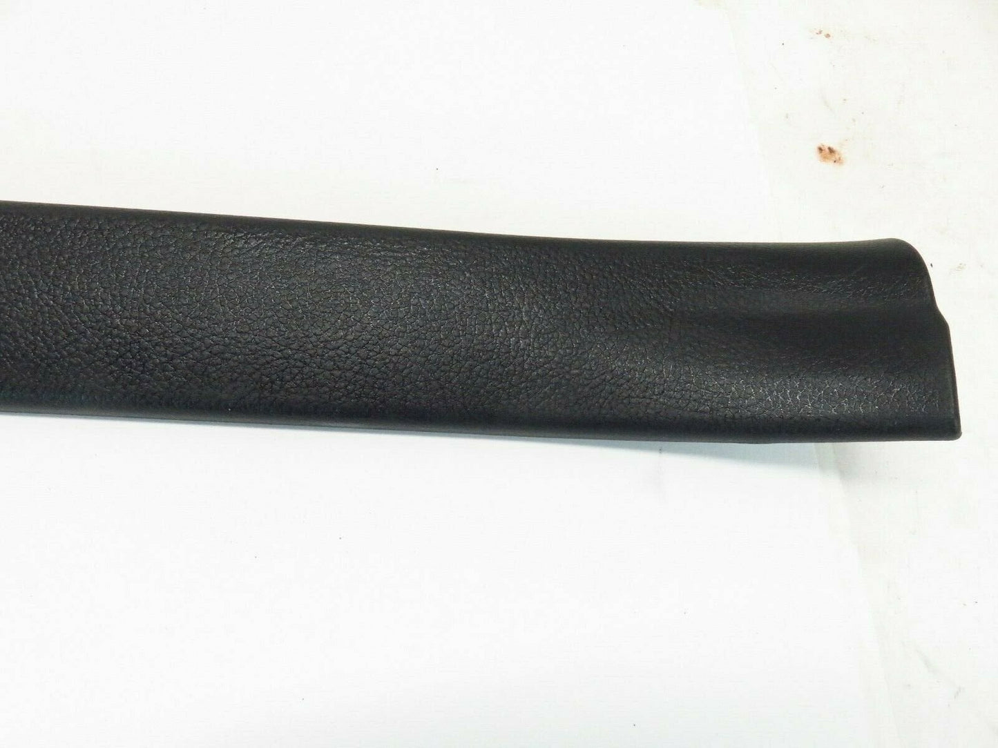 2010-2014 Subaru Legacy Outback Driver Front Door Sill Retainer Trim LH 10-14