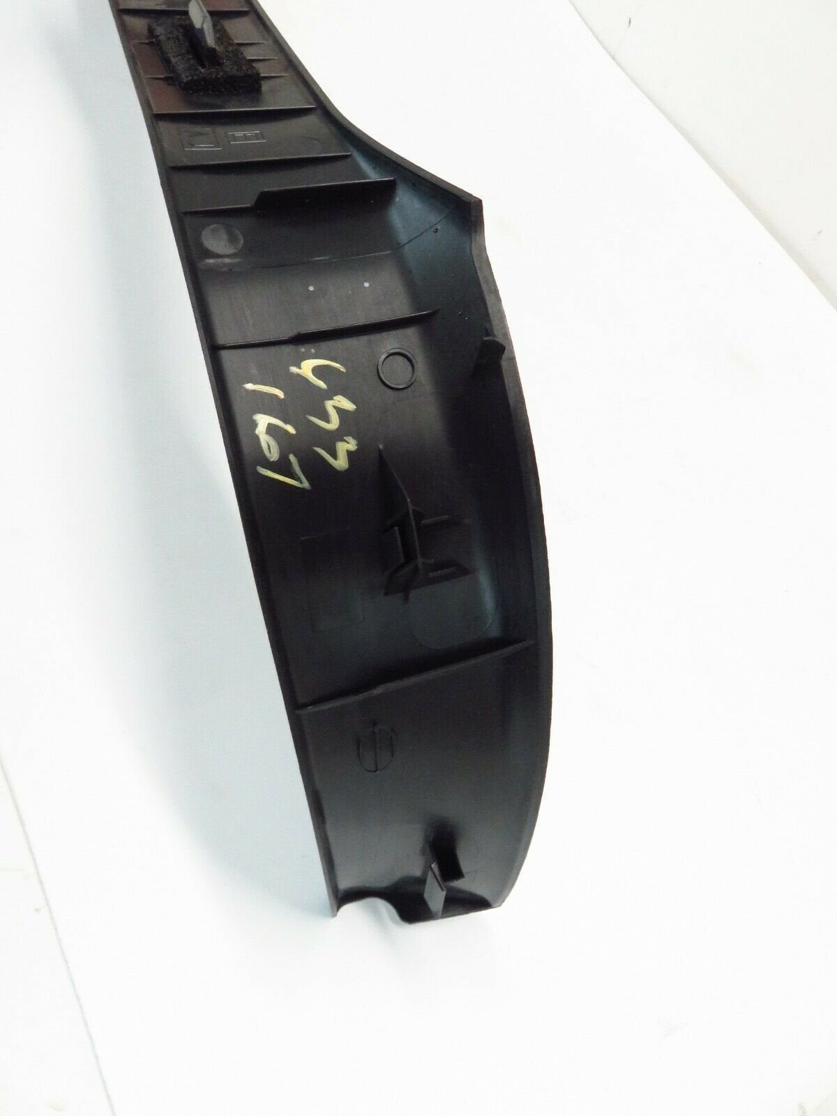 2010-2014 Subaru Legacy Outback Driver Front Door Sill Retainer Trim LH 10-14