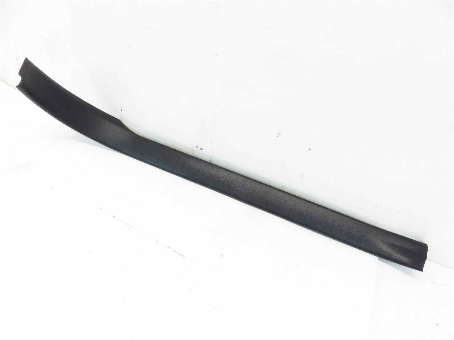 2010-2014 Subaru Legacy Outback Driver Front Door Sill Retainer Trim LH 10-14