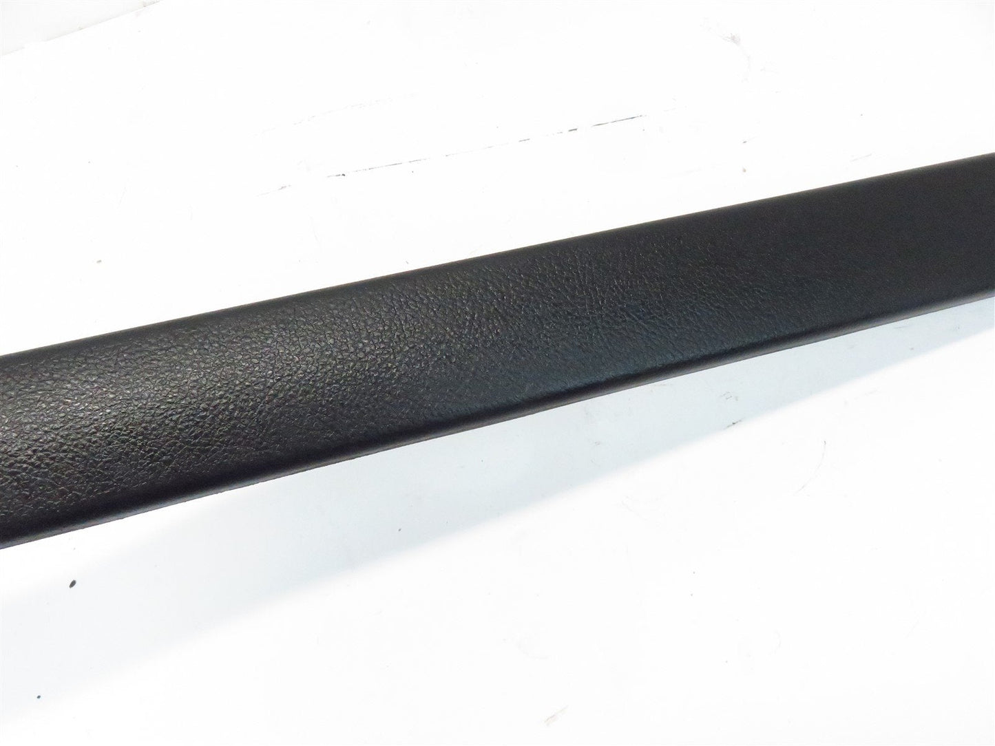 2010-2014 Subaru Legacy Outback Driver Front Door Sill Retainer Trim LH 10-14