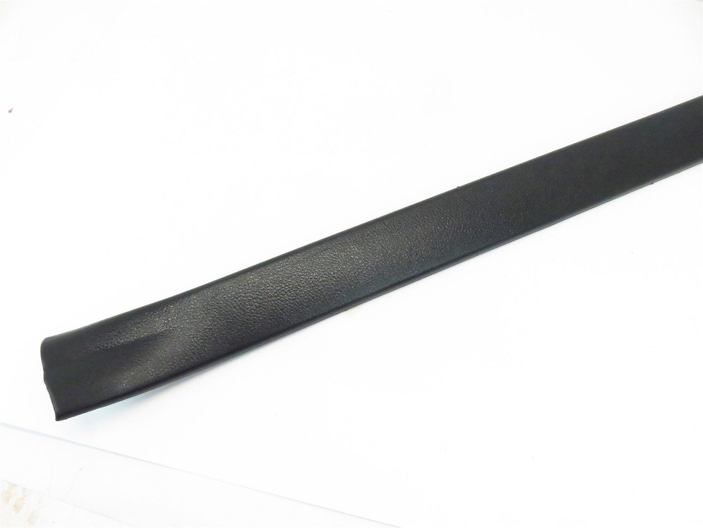 2010-2014 Subaru Outback Passenger Front Door Sill Trim 94060AJ10A Right RH 2012