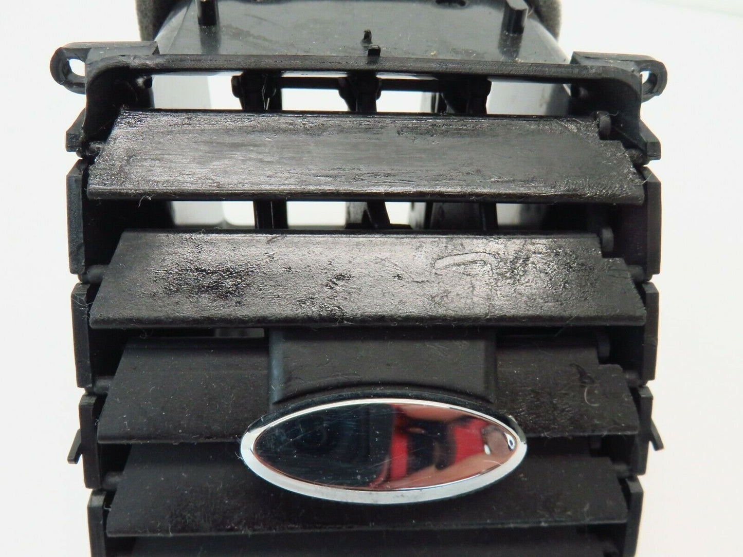 2004-2008 Maserati Quattroporte Driver Front Center Vent (tacky) LH Middle 04-08