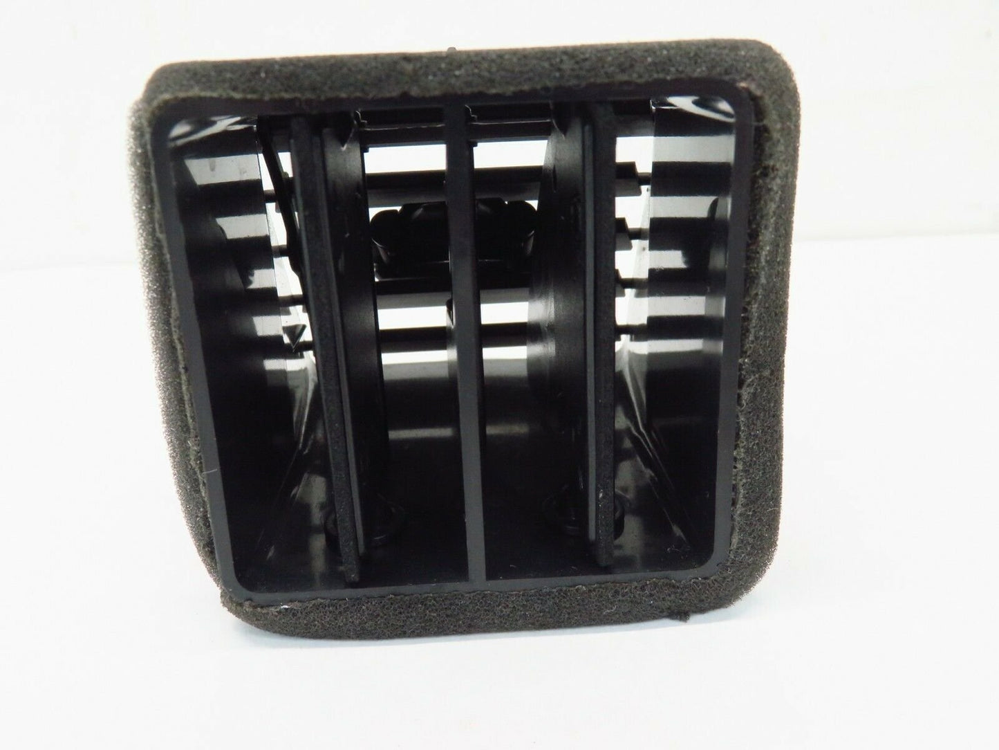 2004-2008 Maserati Quattroporte Driver Front Center Vent (tacky) LH Middle 04-08