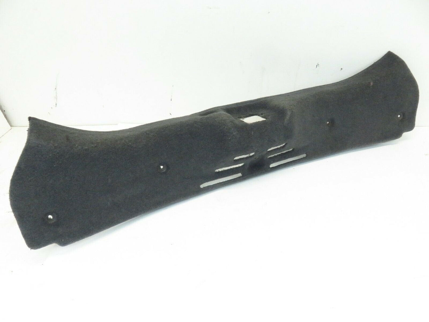 2005-2008 Maserati Quattroporte Trunk Sill Trim Interior Latch Cover 067955606