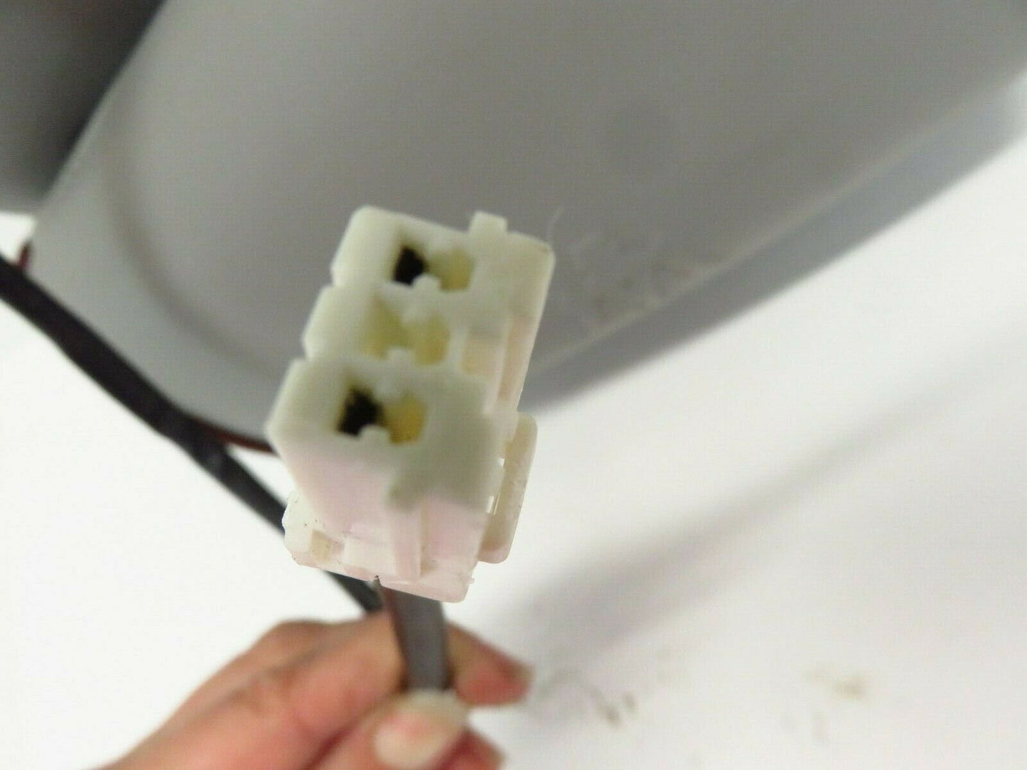 2005-2008 Maserati Quattroporte Center REAR Headrest Gray Middle 05-08 OEM