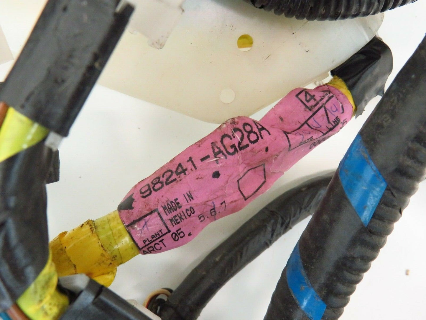 2006 Subaru Outback XT Rear Wiring Harness Wire CONNECTOR BROKE 81502AG22A