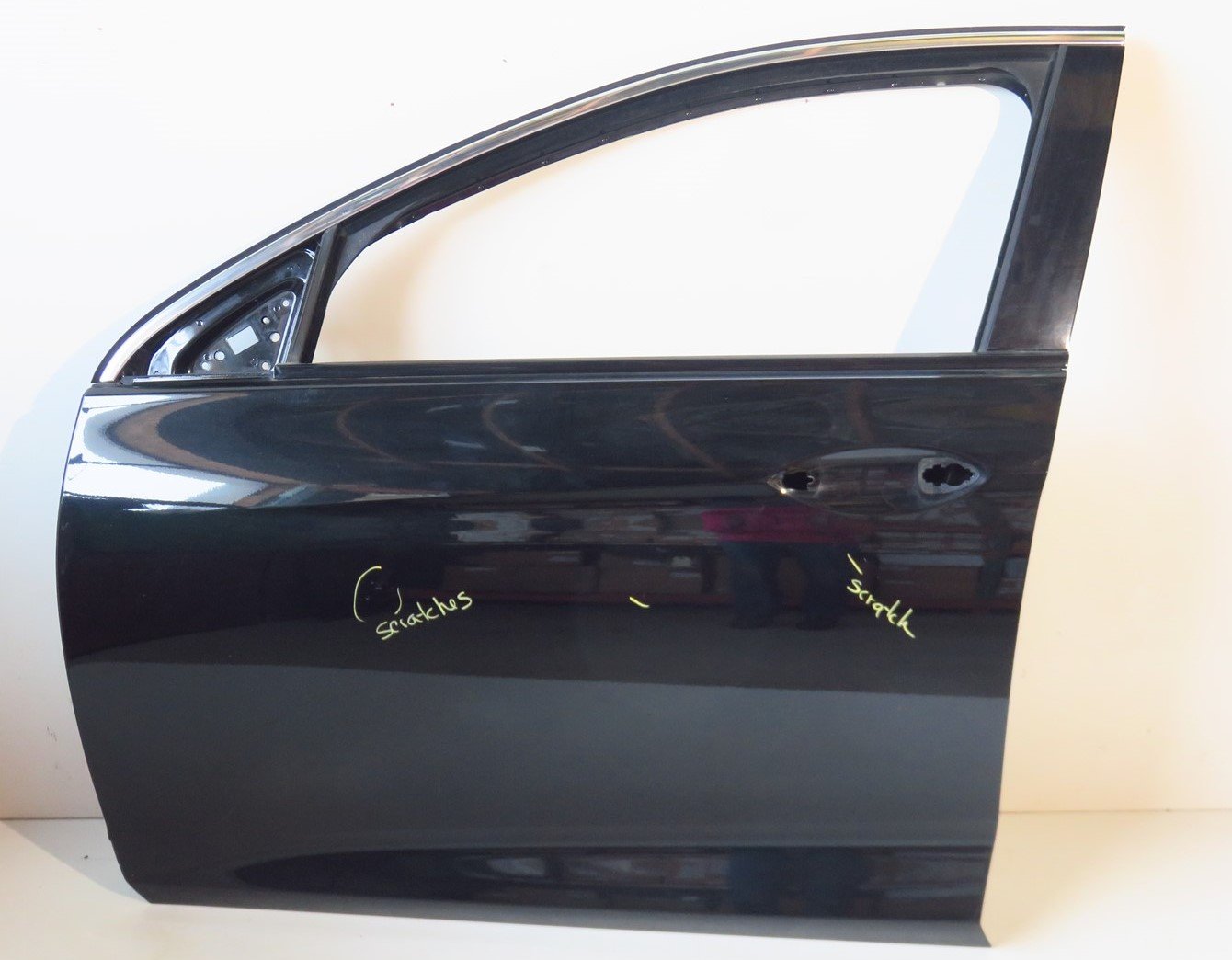 2018-2019 Buick Regal TourX Driver Front Door LH Left Side Shell OEM 18-19