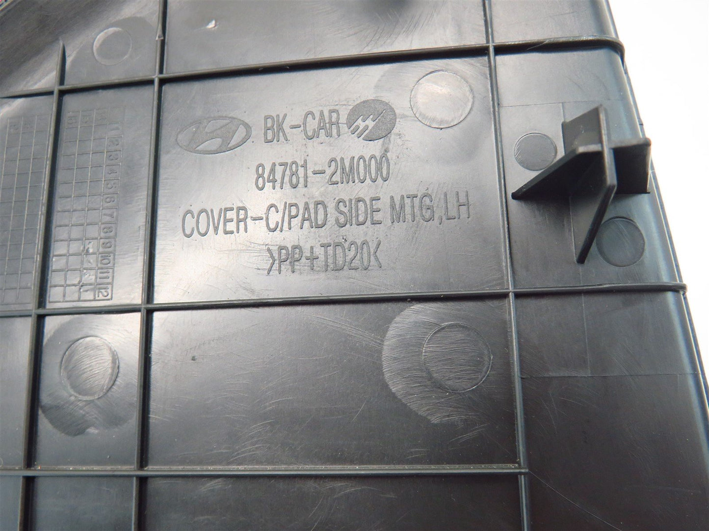 2009-2016 Hyundai Genesis COUPE Driver Dash Fuse Trim Cover Side End LH 09-16