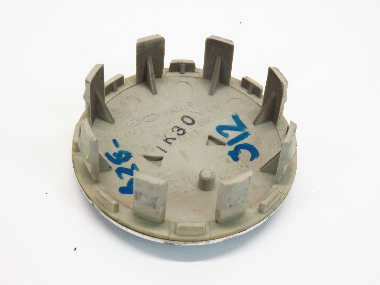 2010-2012 Hyundai GENESIS COUPE Wheel Center Cap 52960-2M000 OEM 628312