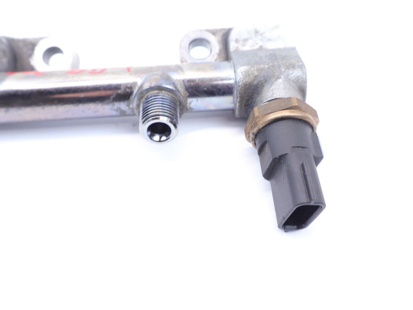 2018-2023 Subaru Crosstrek Fuel Injector Rail Pipe Mount Ramp Right RH OEM