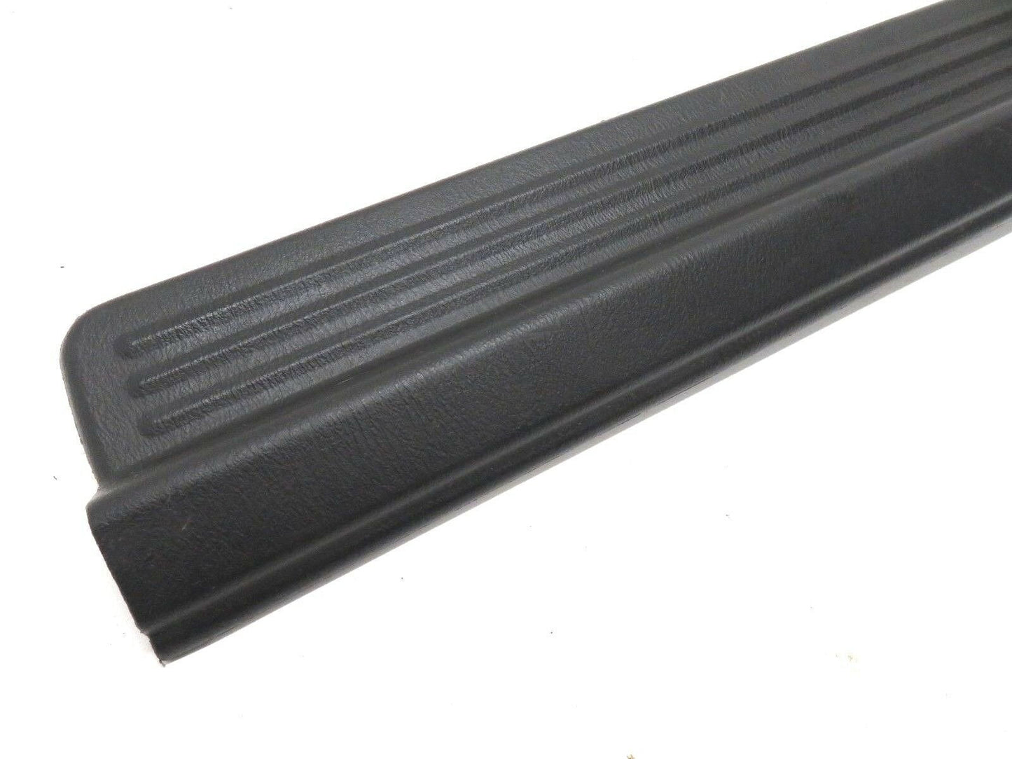 02-07 Subaru Impreza WRX or STI Driver Front Door Sill Step Trim LH Retainer