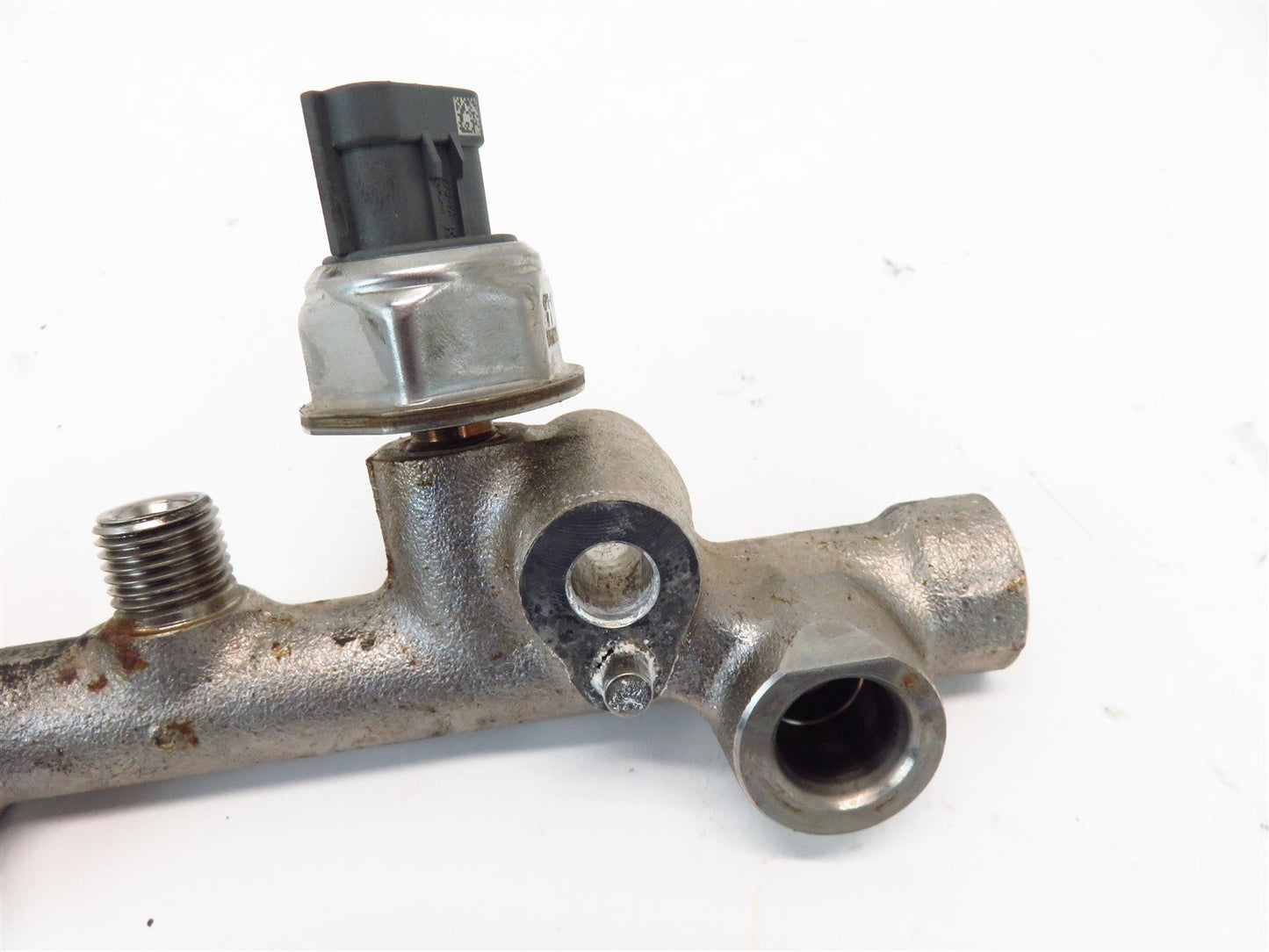 2015-2018 Subaru WRX Fuel Injector Rail RH Side Pipe Passenger Right 15-18