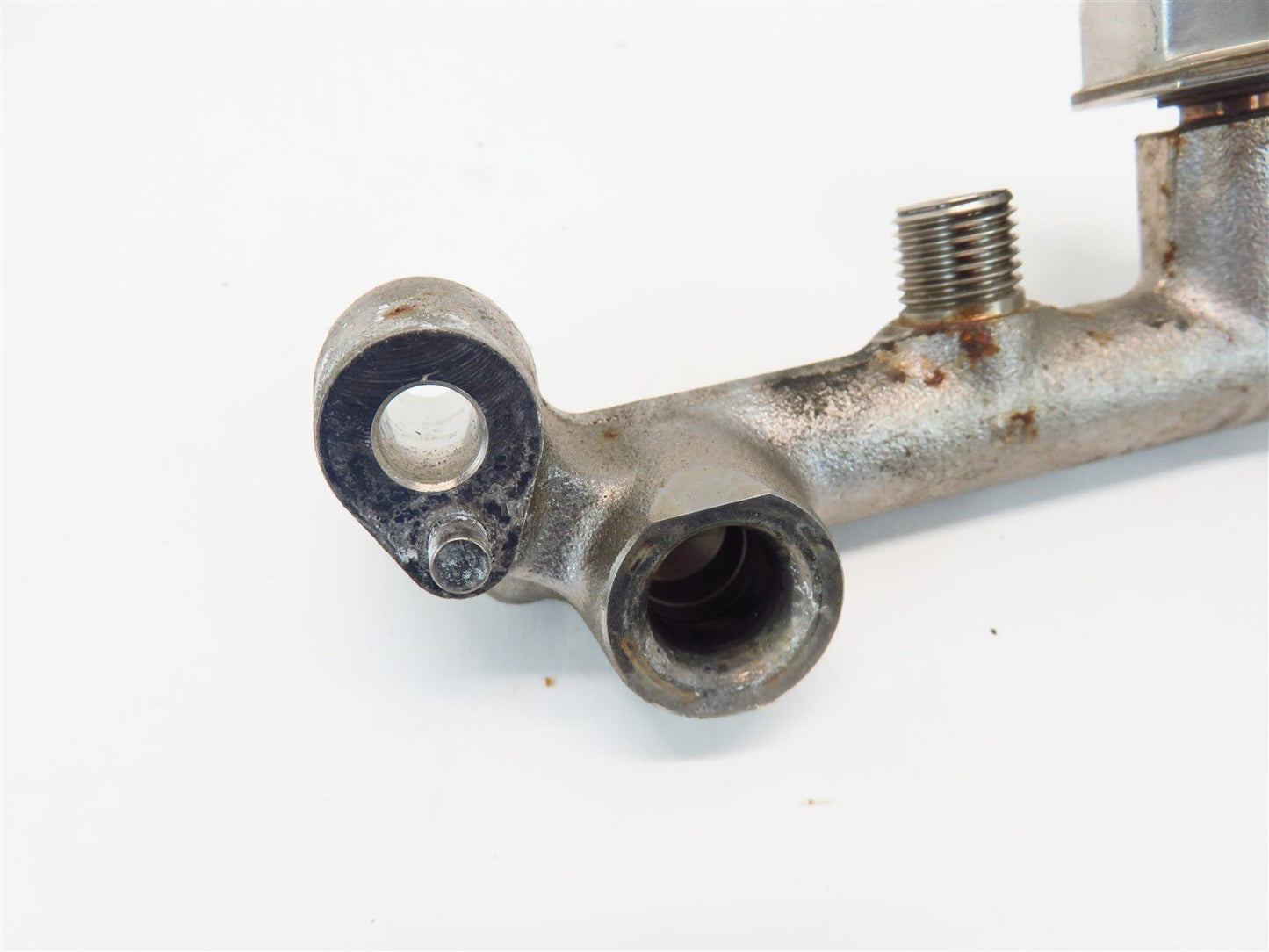 2015-2018 Subaru WRX Fuel Injector Rail RH Side Pipe Passenger Right 15-18