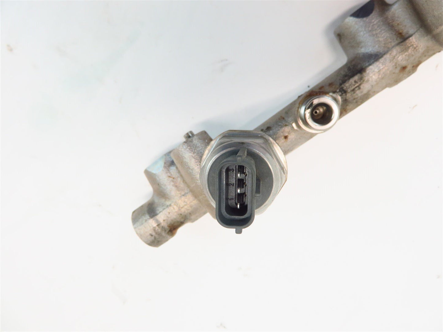 2015-2018 Subaru WRX Fuel Injector Rail RH Side Pipe Passenger Right 15-18