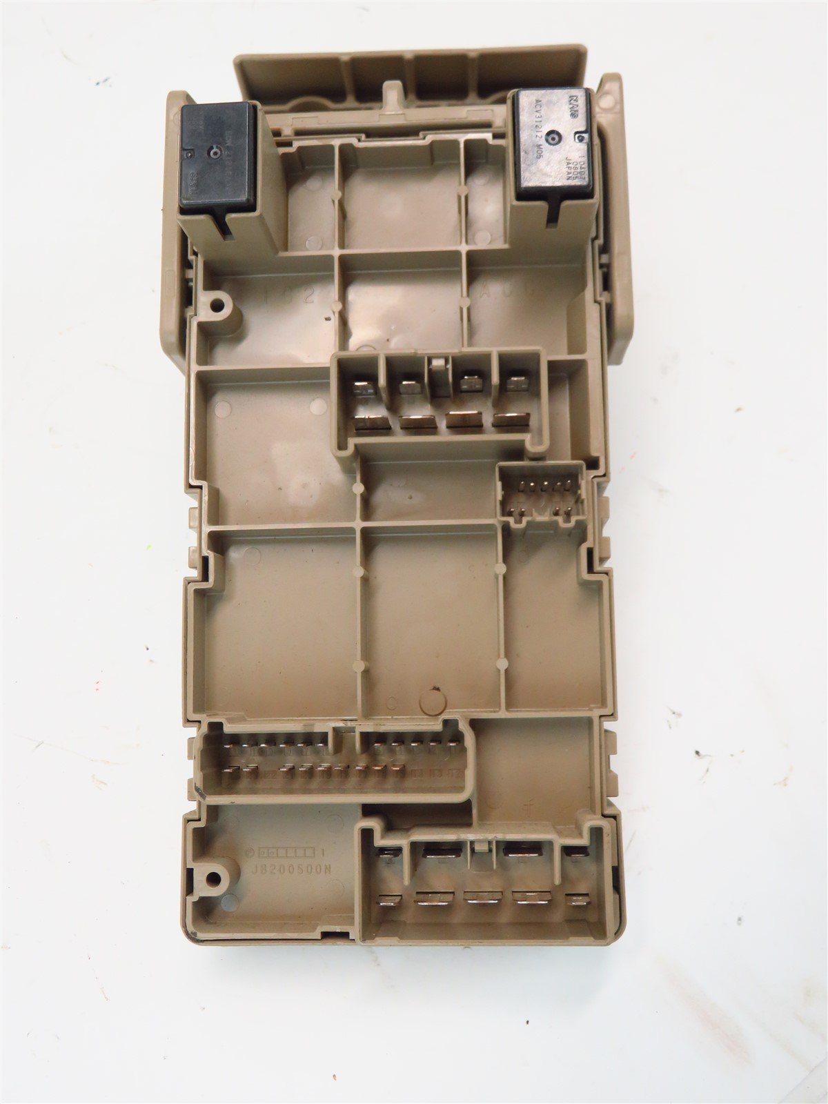2009-2013 Subaru Forester Fuse Box Under Dash Relay Cabin 82201FG010 09-13